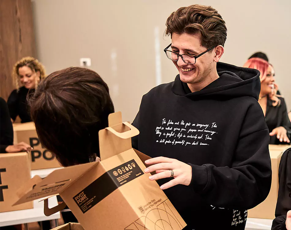 Unboxing Pivot Point Hair Mannequin